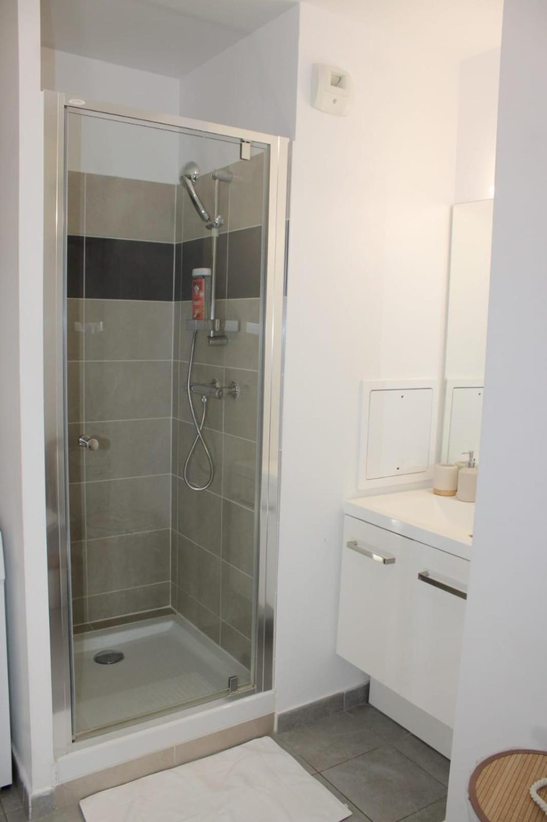 Appartement Elegant Et Lumineux Romainville Buitenkant foto